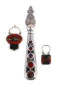 TWO EARLY 20TH CENTURY AGATE PADLOCKS AND A VICTORIAN SILVER AGATE HANDLE