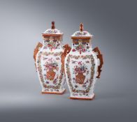 AN ATTRACTIVE PAIR OF CHINESE EXPORT VASES AND COVERS, QIANLONG