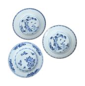 A PAIR OF CHINESE BLUE AND WHITE PLATES, 18TH CENTURY