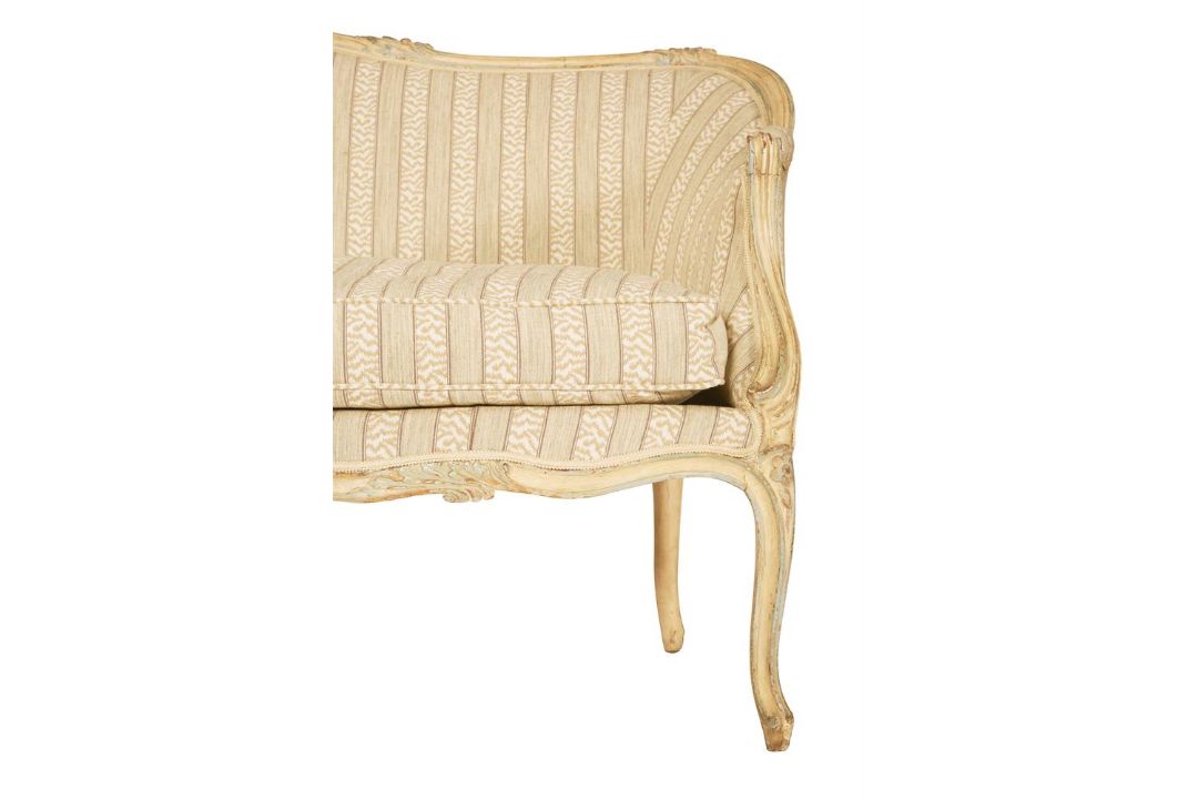A CREAM, GREEN AND BLUE PAINTED SERPENTINE SOFA, FRENCH, LATE 19TH CENTURY, IN THE LOUIS XV STYLE - Image 3 of 3