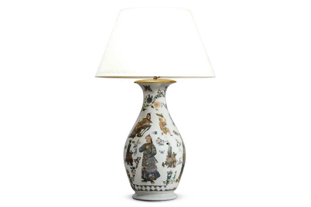 A DECALCOMANIA GLASS VASE OF LARGE SIZE, 19TH CENTURY OR LATER - Image 2 of 4