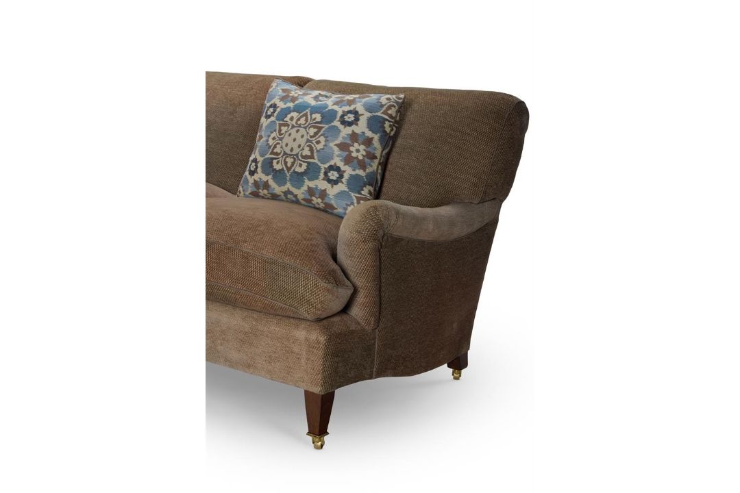 A HOWARD CHAIRS LTD 'BRIDGEWATER' PATTERN SOFA IN GUINEVERE FABRIC - Image 3 of 4