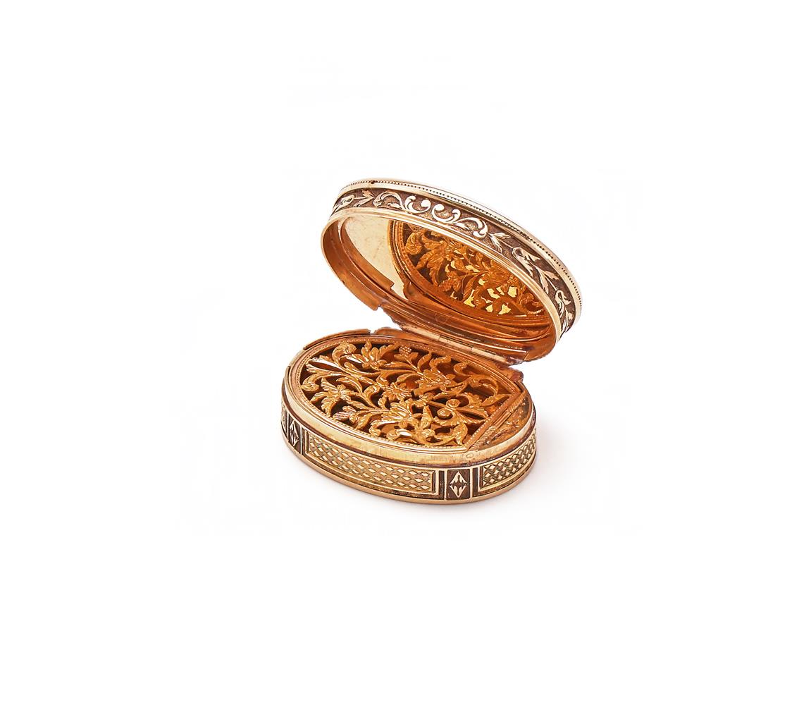 A FRENCH GOLD AND MICROMOSAIC OVAL VINAIGRETTE - Image 3 of 4