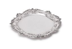 AN AMERICAN SILVER SHAPED CIRCULAR TRAY