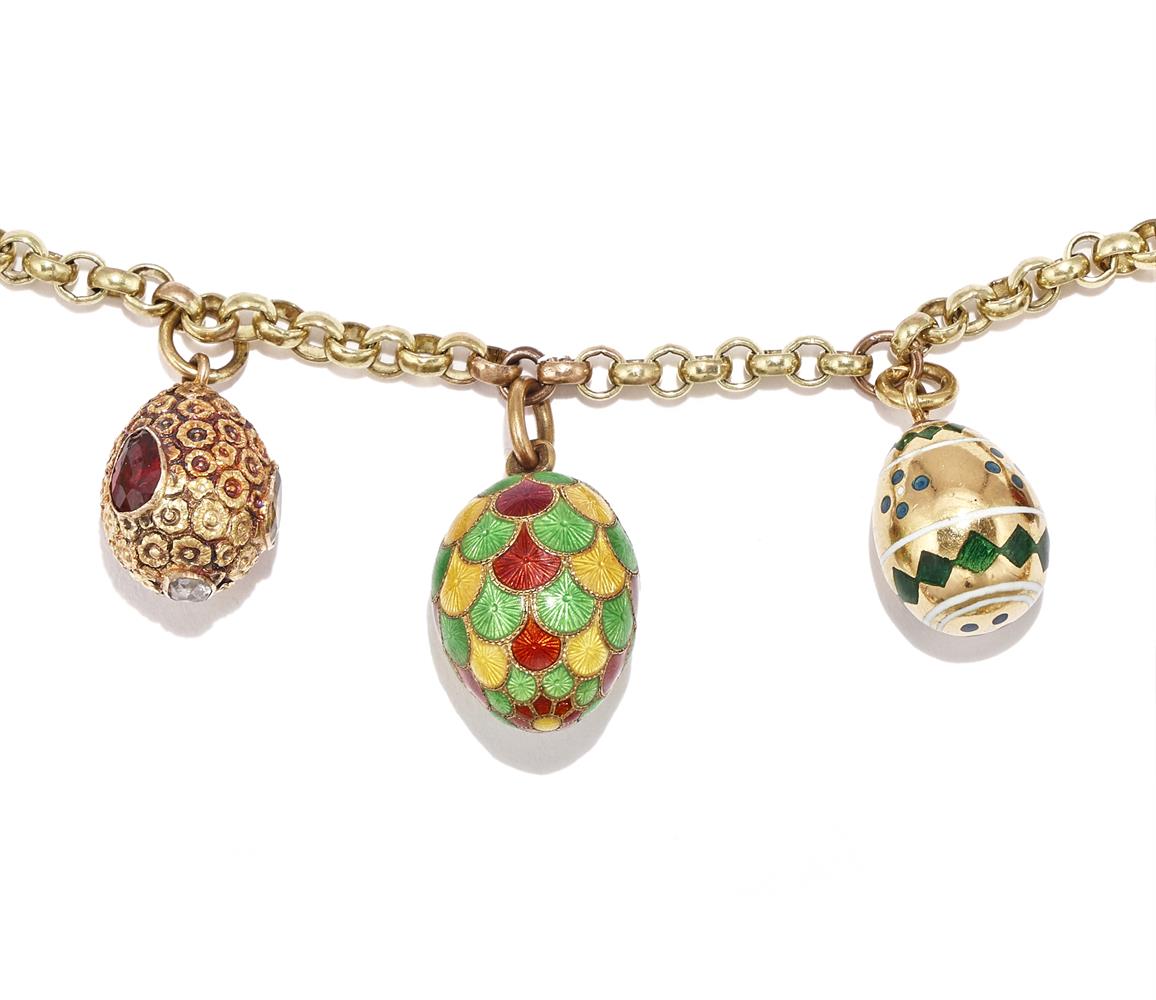 AN ENAMEL AND GEM SET EGG PENDANT NECKLACE - Image 4 of 14