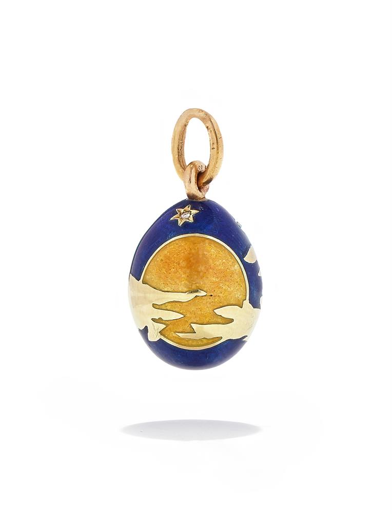 FABERGÉ, AN ENAMEL AND DIAMOND EGG PENDANT