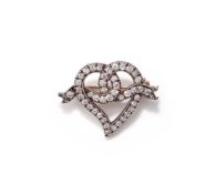 A LATE VICTORIAN DIAMOND HEART BROOCH