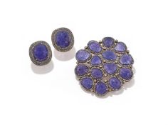A TANZANITE AND DIAMOND BROOCH AND PAIR OF EARRINGS