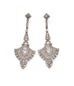 A PAIR OF DIAMOND PENDENT EARRINGS