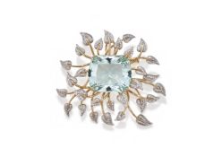 AN AQUAMARINE AND DIAMOND BROOCH/PENDANT
