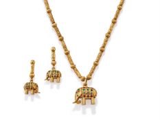 A GEM SET PENDANT NECKLACE AND EARRINGS