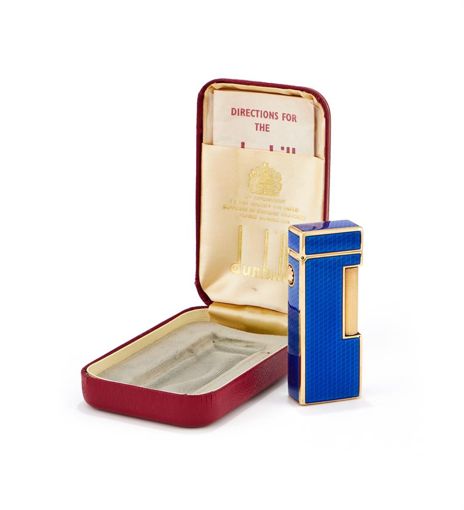 A GOLD COLOURED AND ENAMEL LIGHTER - Image 3 of 3