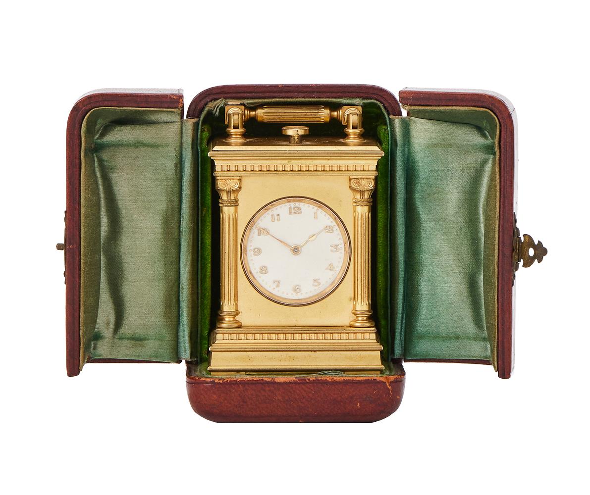 A SWISS GILT BRASS MINIATURE MINUTE-REPEATING CARRIAGE TIMEPIECE - Image 4 of 4