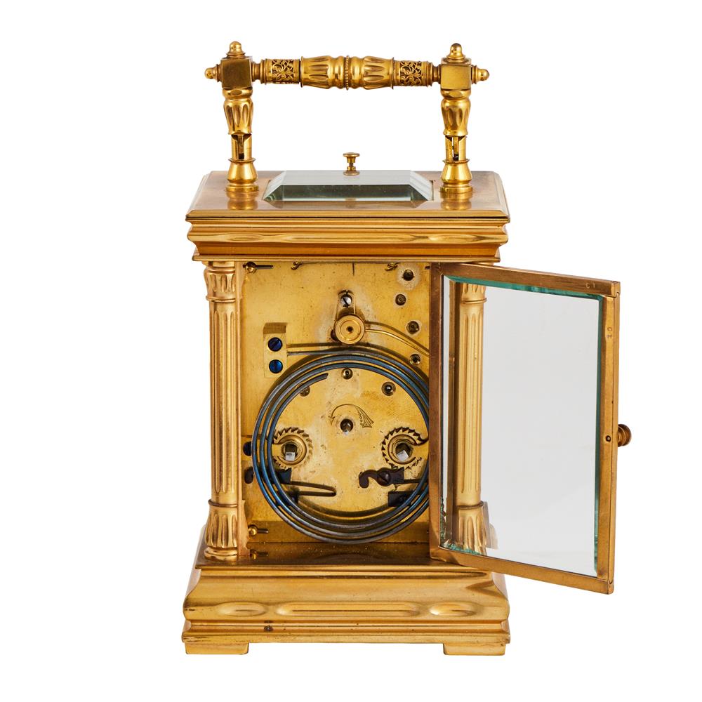 A FRENCH GILT BRASS CARRIAGE CLOCK WITH PUSH-BUTTON REPEAT - Image 3 of 4