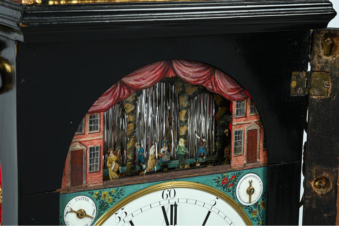 AN IMPRESSIVE GEORGE III GILT METAL MOUNTED MUSICAL AUTOMATON CENTRE SECONDS CALENDAR TABLE CLOCK - Image 4 of 7