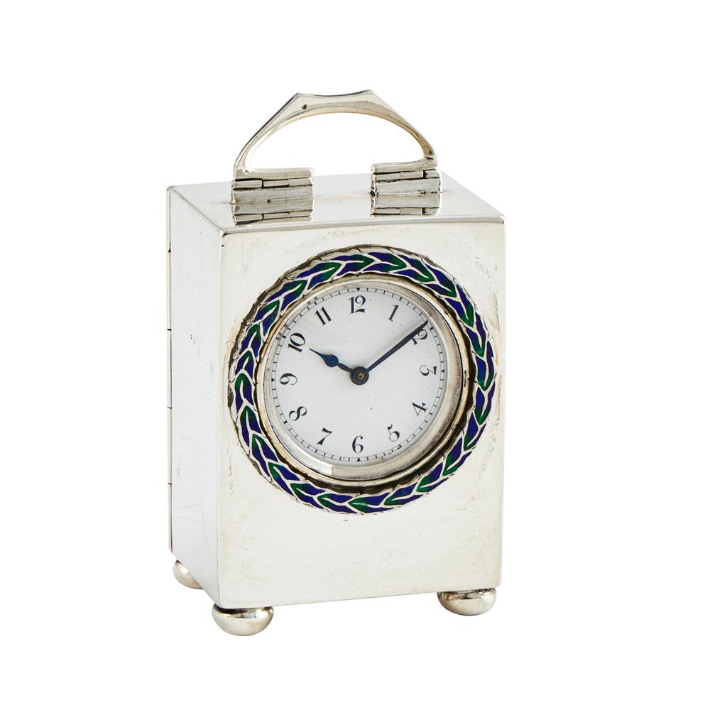 A GEORGE V SILVER AND CLOISONNE ENAMEL MINITURE CARRIAGE TIMEPIECE