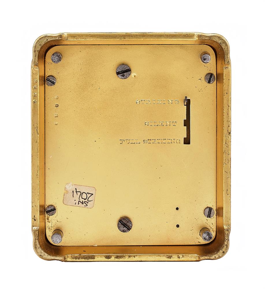 A FINE FRENCH ENGRAVED GILT BRASS GORGE CASED GRANDE-SONNERIE STRIKING ALARM CARRIAGE CLOCK - Image 4 of 4
