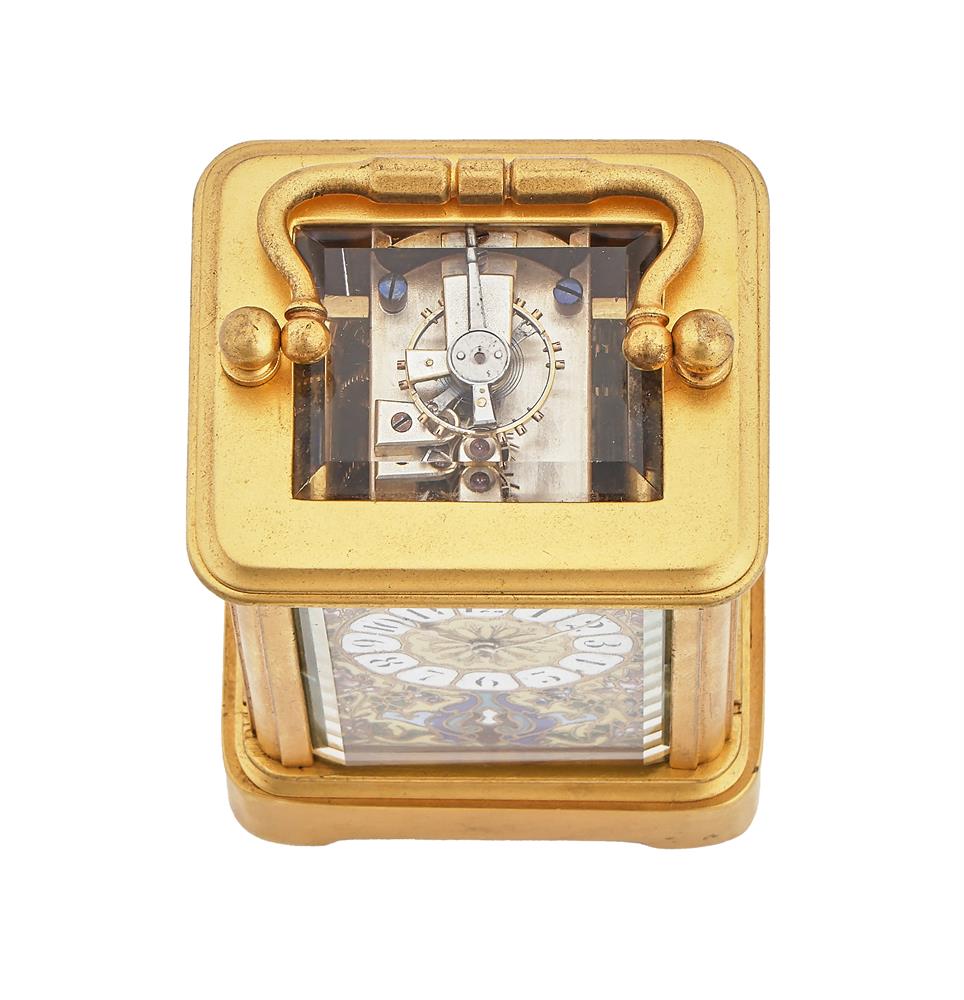 A FRENCH GILT BRASS AND CLOISONNE ENAMEL PANEL MINIATURE CARRIAGE TIMEPIECE - Image 3 of 4