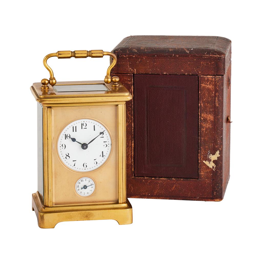 AN UNUSUAL FRENCH BRASS CARRIAGE TIMEPIECE WITH TWIN CALENDAR INDICATION - Image 6 of 8