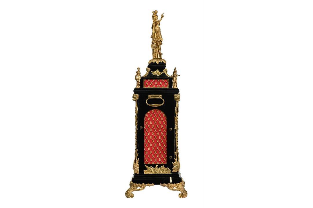 AN IMPRESSIVE GEORGE III GILT METAL MOUNTED MUSICAL AUTOMATON CENTRE SECONDS CALENDAR TABLE CLOCK - Image 7 of 7