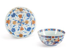 A LARGE CHINESE IMARI PUNCH BOWL, 18TH CENTURY
