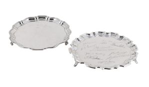 A SILVER SHAPED CIRCULAR SALVER