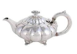 Y A GEORGE IV SCOTTISH SILVER LOBED TEAPOT