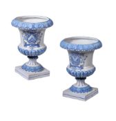 A PAIR OF LARGE ITALIAN MAIOLICA ARMORIAL PEDESTAL URNS, MODERN