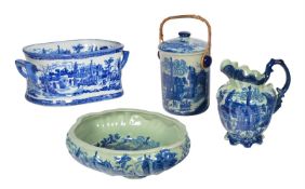 A GROUP OF THREE IRONSTONE PORCELAIN ITEMS, EARLY TO MID 20TH CENTURY