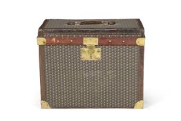 A MOYNAT MONOGRAMMED CANVAS HAT BOX, FIRST HALF 20TH CENTURY