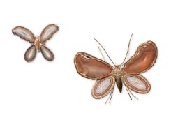 ATTRIBUTED TO JACQUES DUVAL-BRASSEUR; A GILT METAL AND AGATE BUTTERFLY WALL LIGHT; 20TH CENTURY
