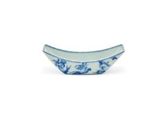 A Chinese blue and white boat-shaped tray