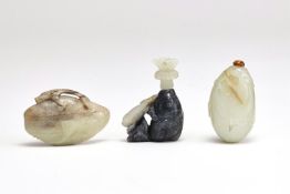 A Chinese white jade pebble 'Gourd' snuff bottle