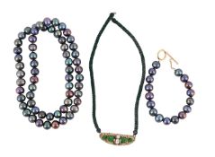 Y A BLACK CULTURED FRESHWATER PEARL NECKLACE AND BRACELET