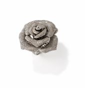 A DIAMOND SET DRESS RING/PENDANT
