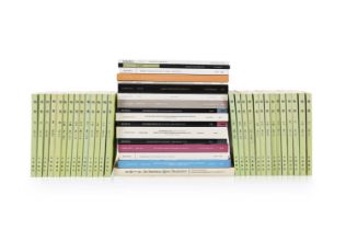 Ɵ Seventeen Chinese auction catalogues