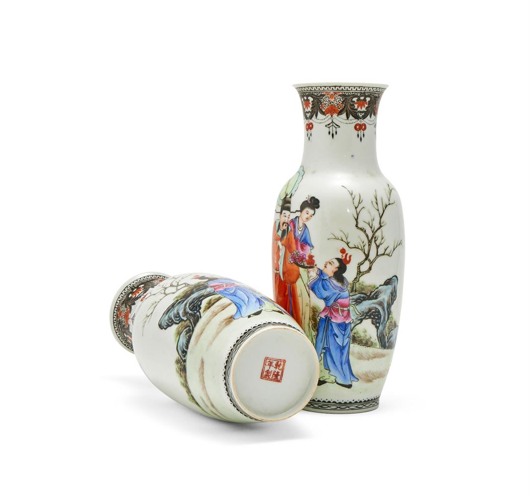 A pair of Chinese enamelled porcelain 'Figurine' vases - Image 3 of 3
