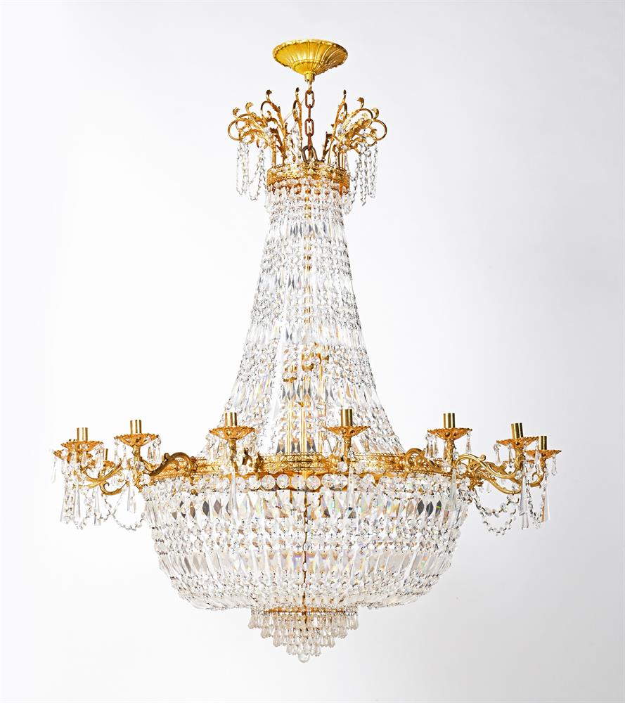 A SET OF THREE GILT METAL FIFTEEN LIGHT CHANDELIERS, MODERN - Image 3 of 4