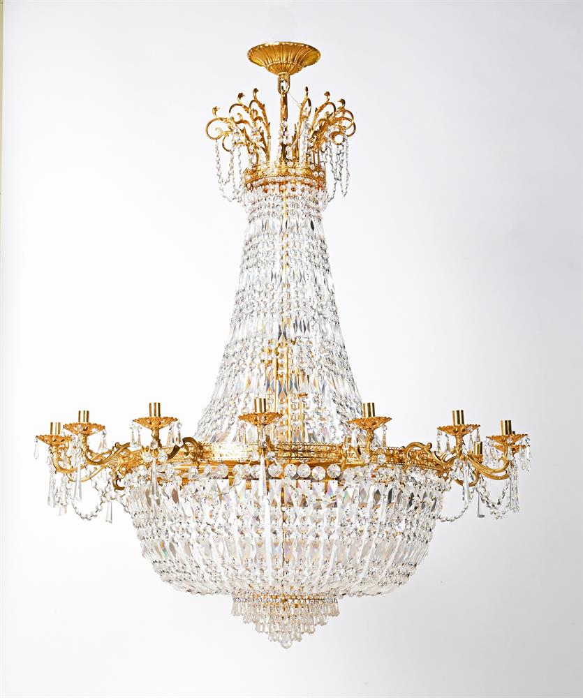 A SET OF THREE GILT METAL FIFTEEN LIGHT CHANDELIERS, MODERN - Image 2 of 4