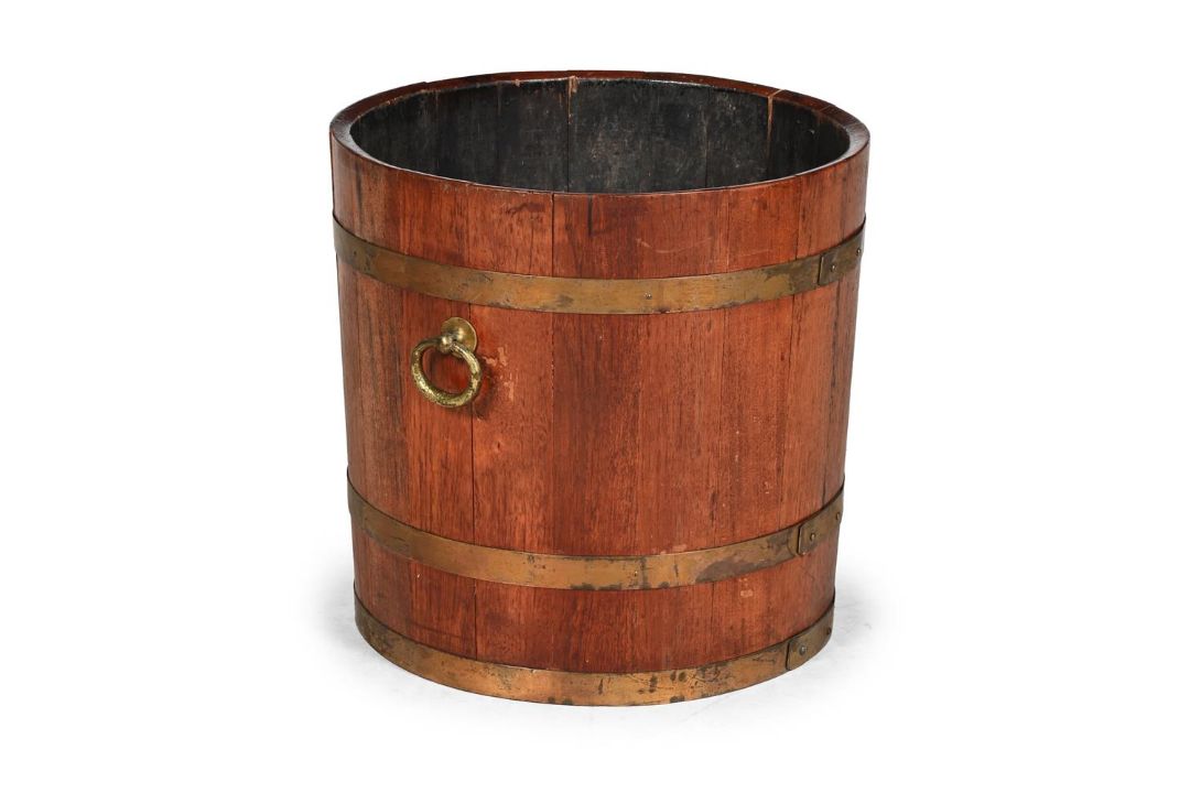 A LARGE OAK AND BRASS BOUND LOG BIN OR PLANTER, 19TH CENTURY - Image 1 of 4