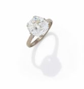 A DIAMOND SINGLE STONE RING