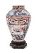 A LARGE IMARI VASE, EDO PERIOD, EARLY 18TH CENTURY