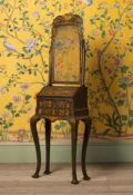 A GEORGE I GREEN JAPANNED AND PARCEL GILT CHINOISERIE DRESSING STAND, CIRCA 1720
