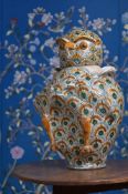 A CALTAGIRONE MAIOLICA LARGE TWO HANDLED OWL JAR AND COVER, FIRST HALF 18TH CENTURY