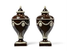 A PAIR OF ENGLISH PEARLWARE BROWN-GLAZED PEDESTAL BULB POTS AND COVERS, 19TH CENTURY