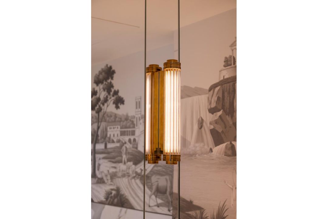 COLLIER WEBB (BRITISH), FOUR 'SHOT LIGHT CLASSIC' WALL LIGHTS, MODERN - Image 4 of 5