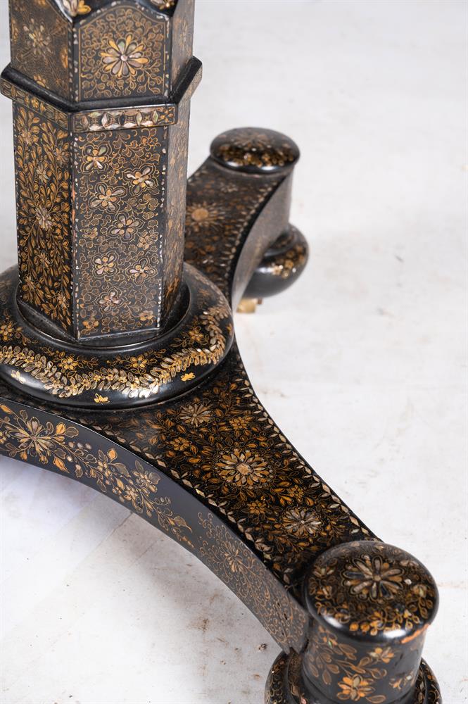 Y A BLACK LACQUER CHINOISERIE DECORATED AND MOTHER OF PEARL INLAID TRIPOD GAMES TABLE, 19TH CENTURY - Image 9 of 10