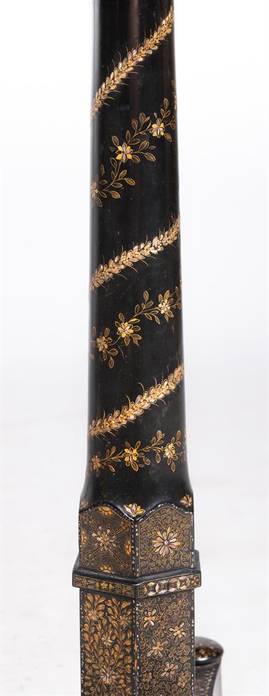 Y A BLACK LACQUER CHINOISERIE DECORATED AND MOTHER OF PEARL INLAID TRIPOD GAMES TABLE, 19TH CENTURY - Image 8 of 10
