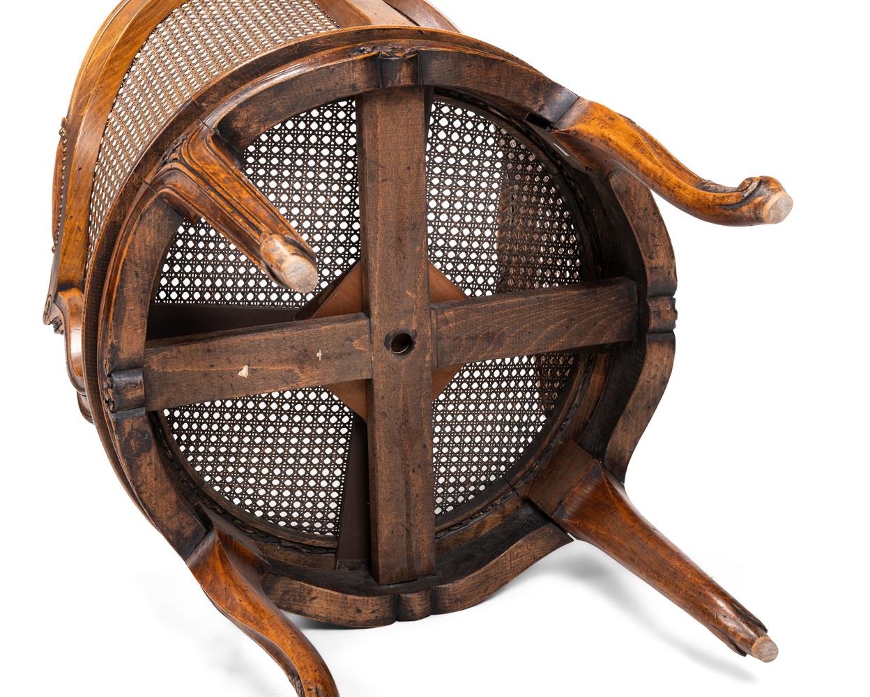 A CARVED WALNUT AND CANED DESK CHAIR, FRENCH, LATE 19TH OR EARLY 20TH CENTURY - Image 4 of 5