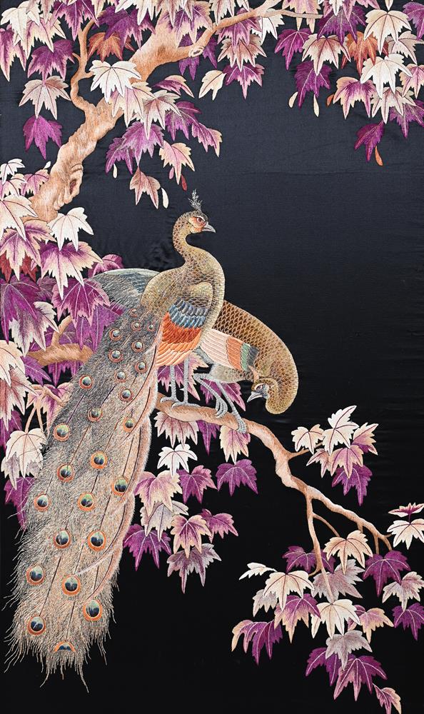 A PAIR OF JAPANESE EMBROIDERED SILK PANELS DEPICTING A PEACOCK AND BIRDS, 20TH CENTURY - Image 2 of 4